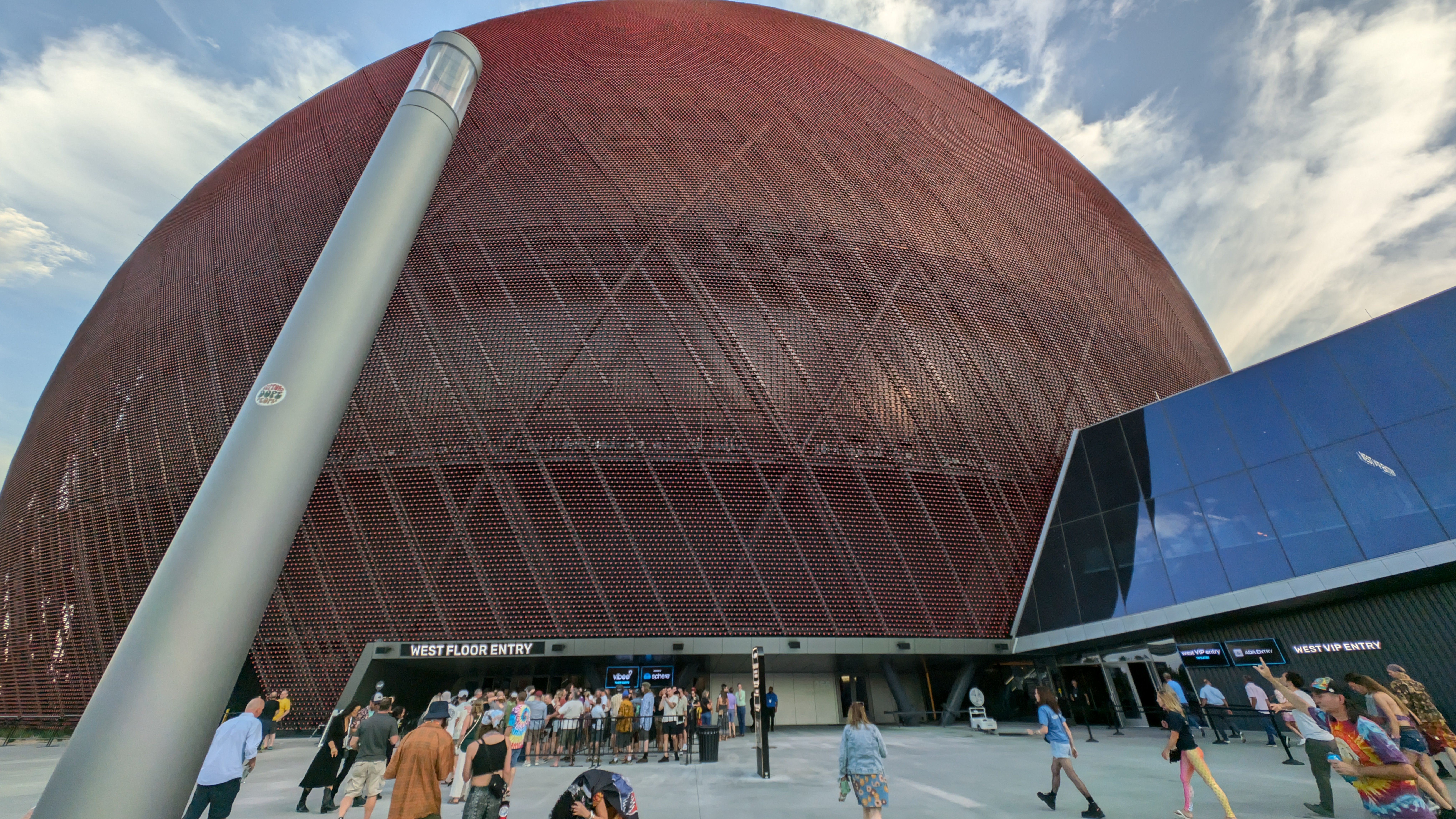 PXL_20240810_021819276.RAW-01.COVER.jpg