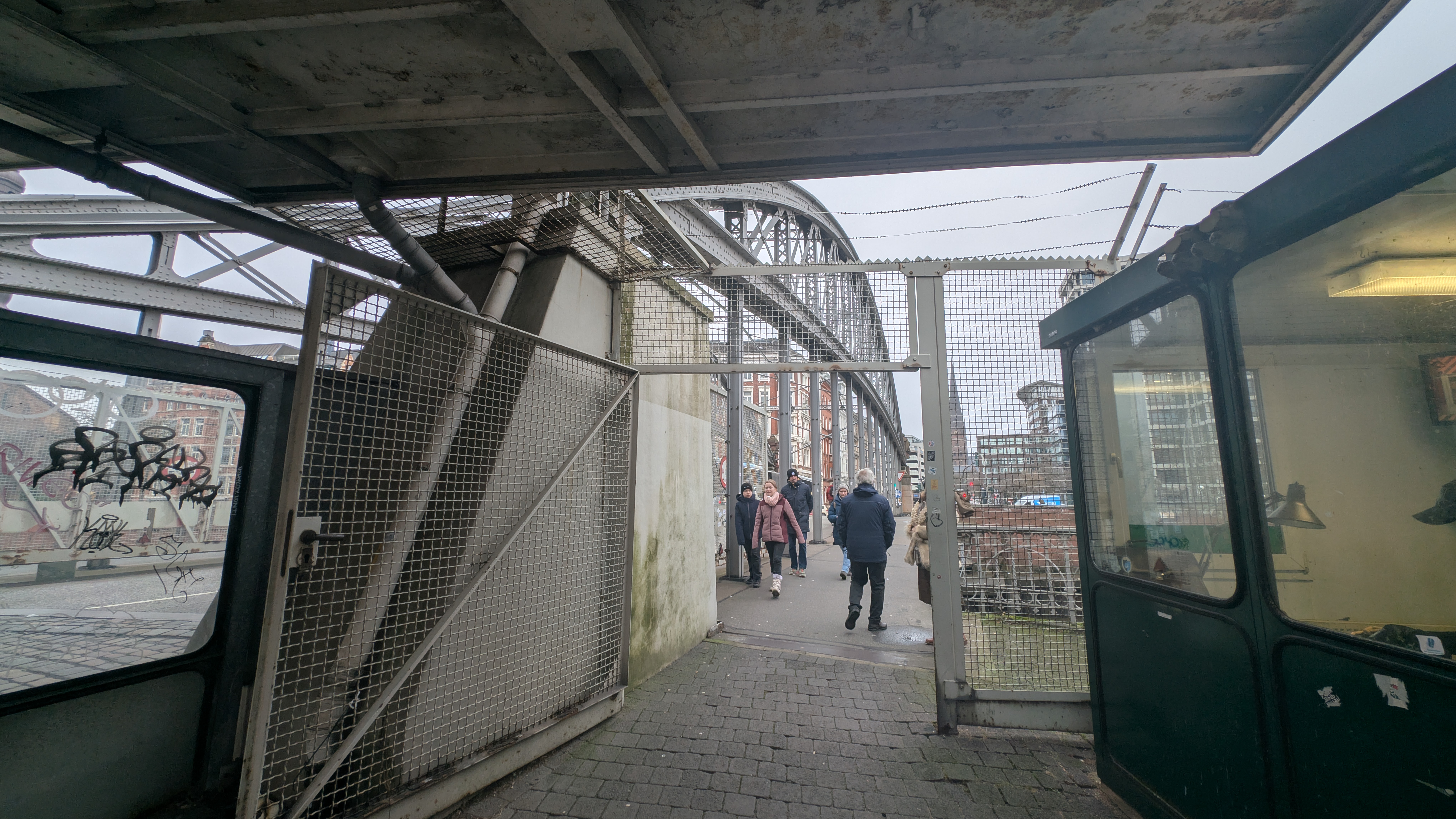 PXL_20241231_110637262.RAW-01.COVER.jpg
