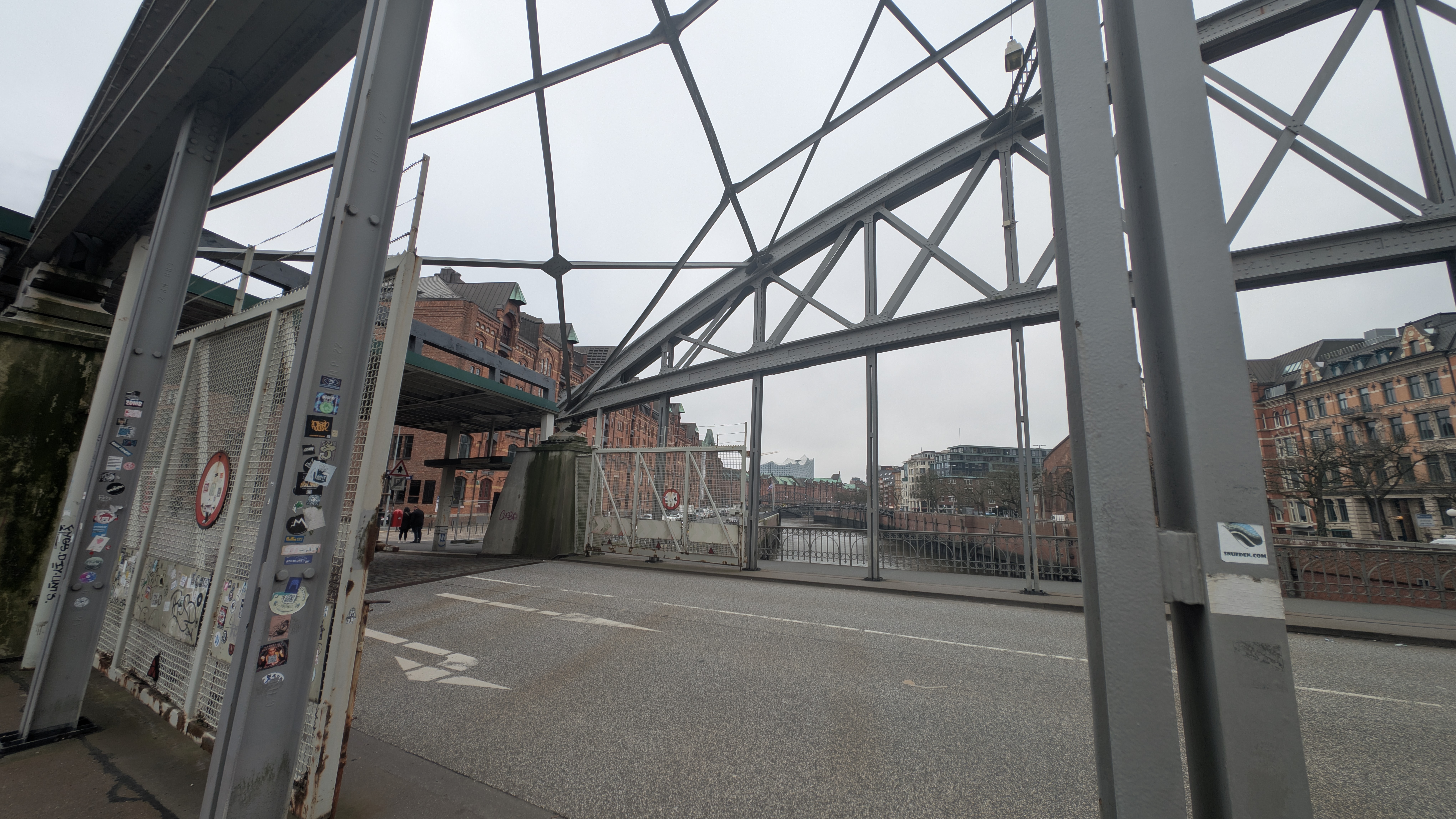 PXL_20241231_110703005.RAW-01.COVER.jpg