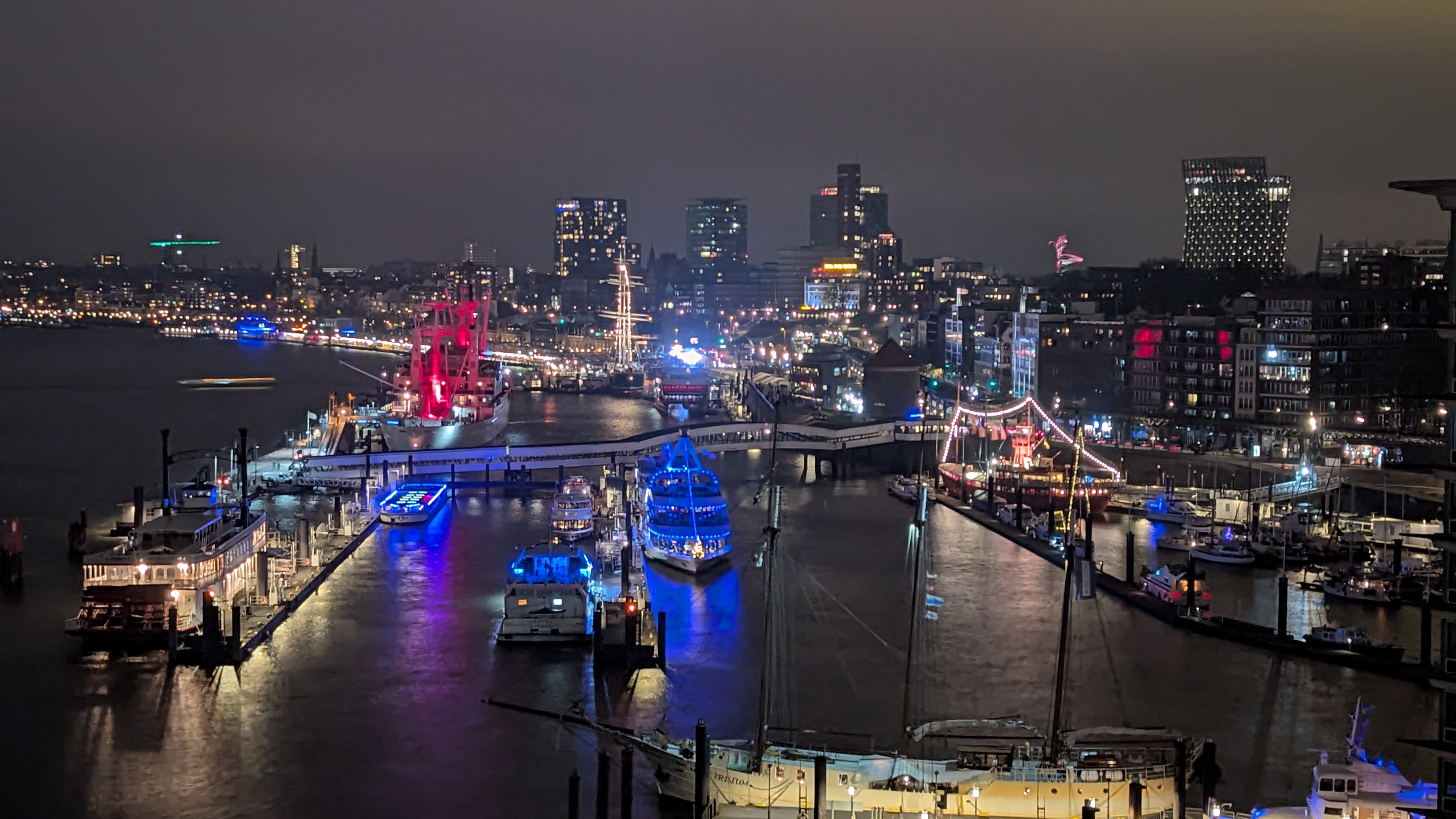 PXL_20241231_162324221.LONG_EXPOSURE-01.COVER.jpg