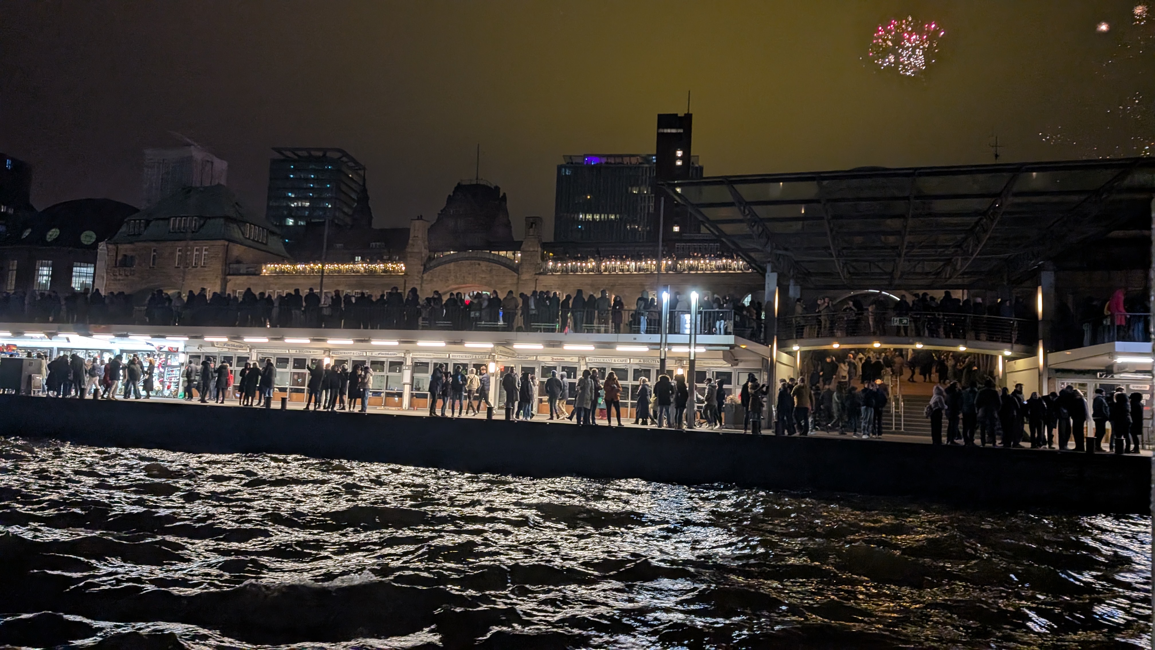 PXL_20241231_230858226.RAW-01.MP.COVER.jpg