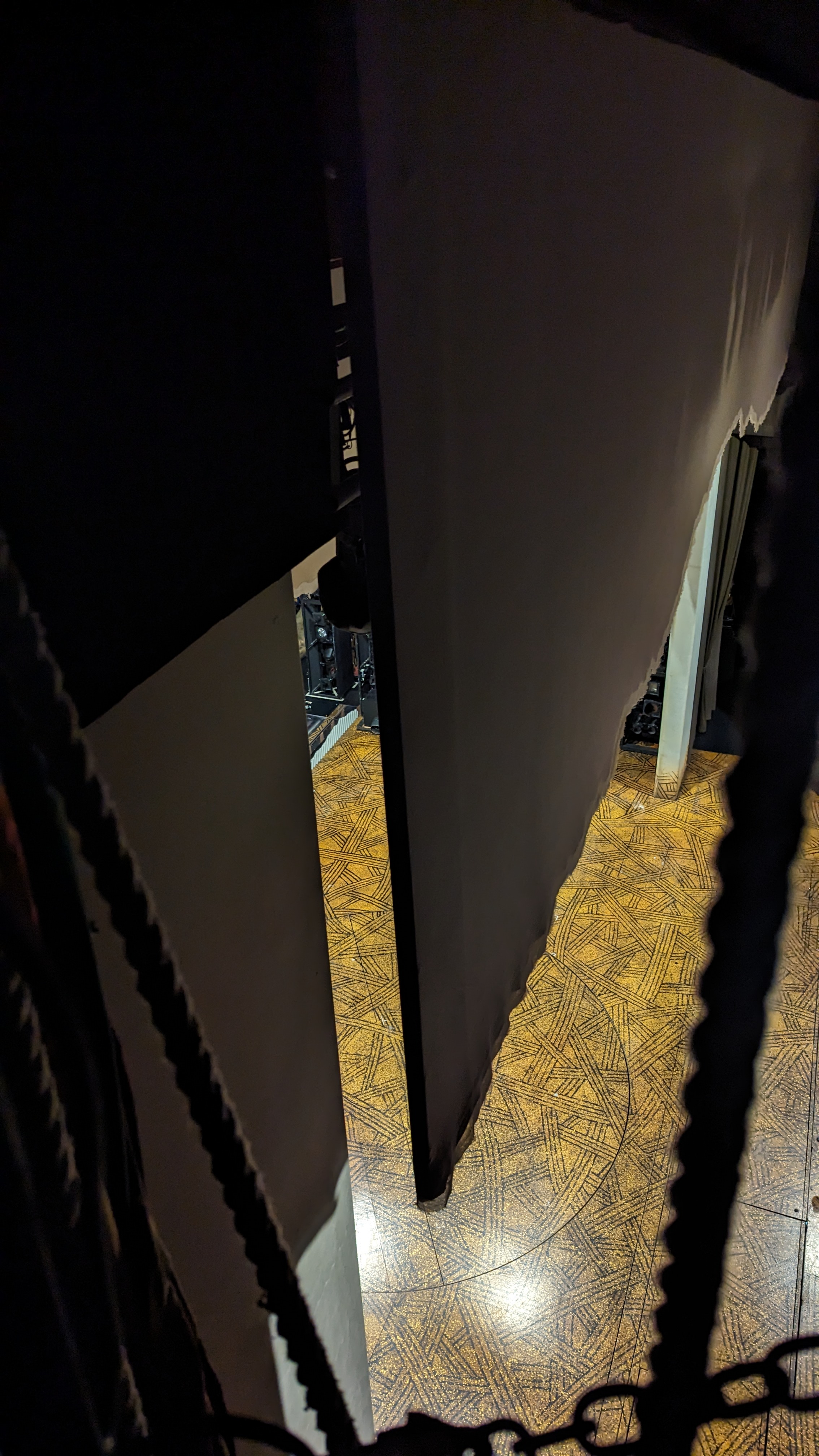 PXL_20240406_024433362.RAW-01.MP.COVER.jpg