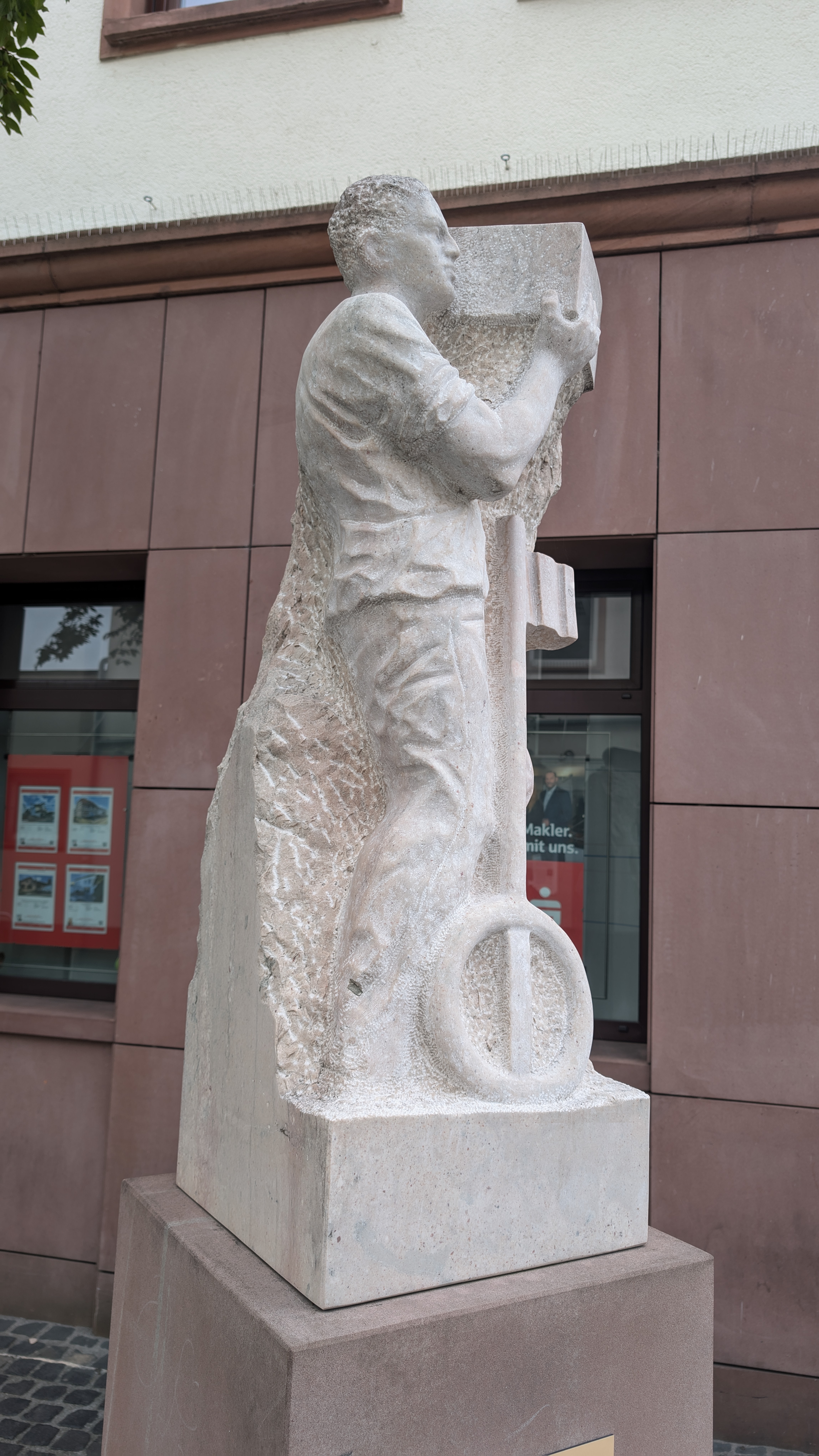 PXL_20240929_145800998.RAW-01.COVER.jpg