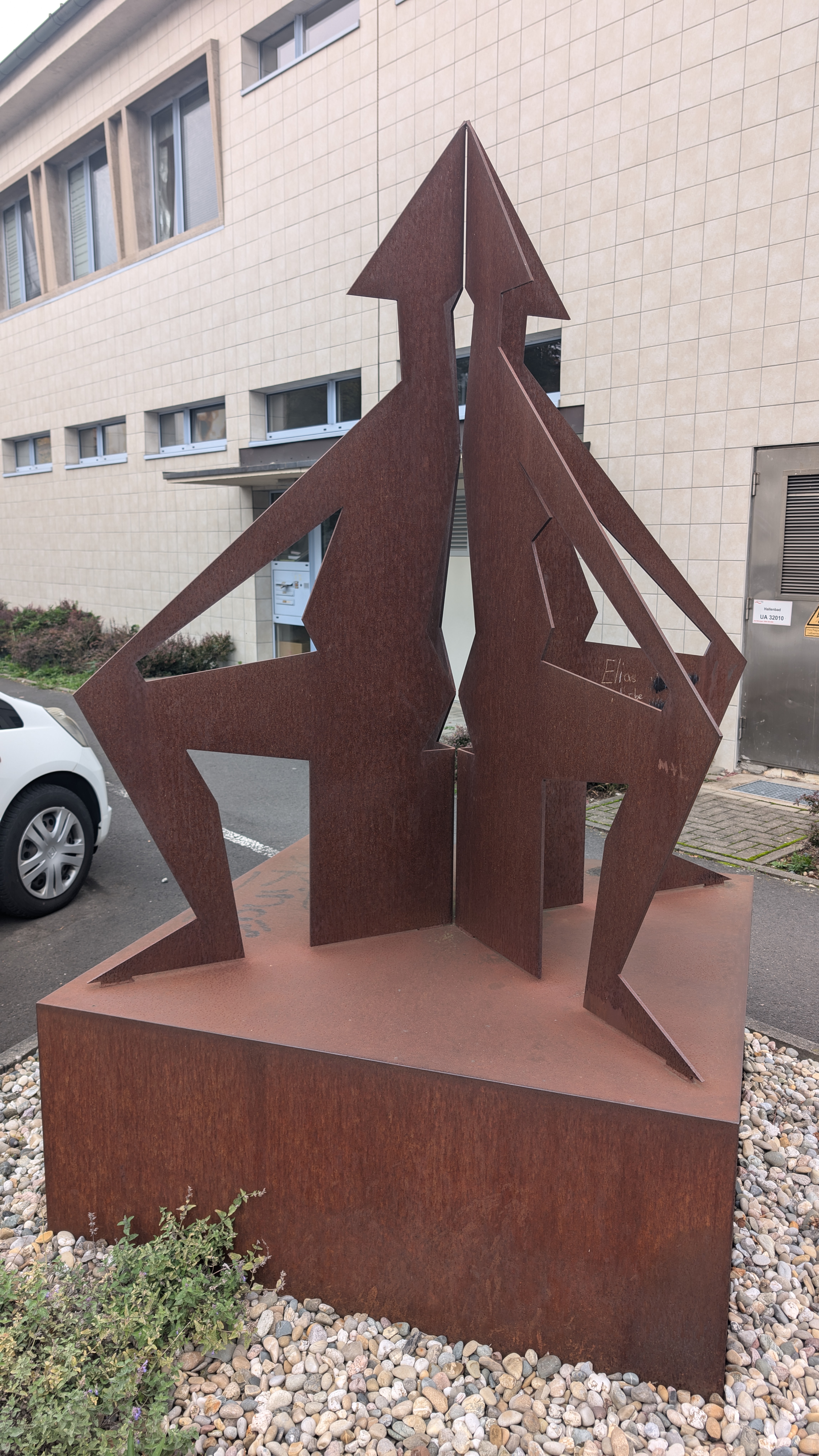PXL_20240929_160849928.RAW-01.COVER.jpg