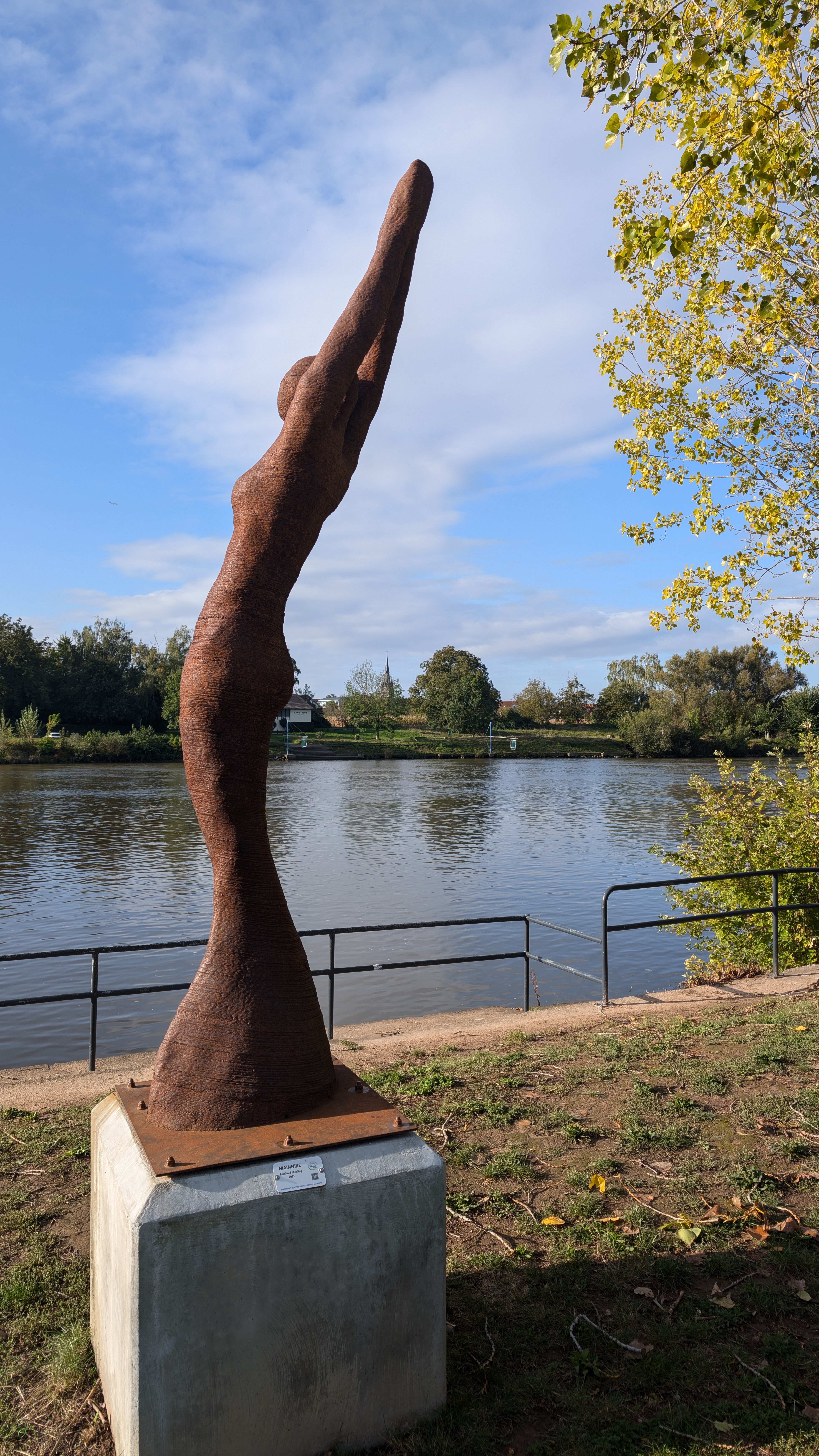 PXL_20240928_074354916.RAW-01.COVER.jpg